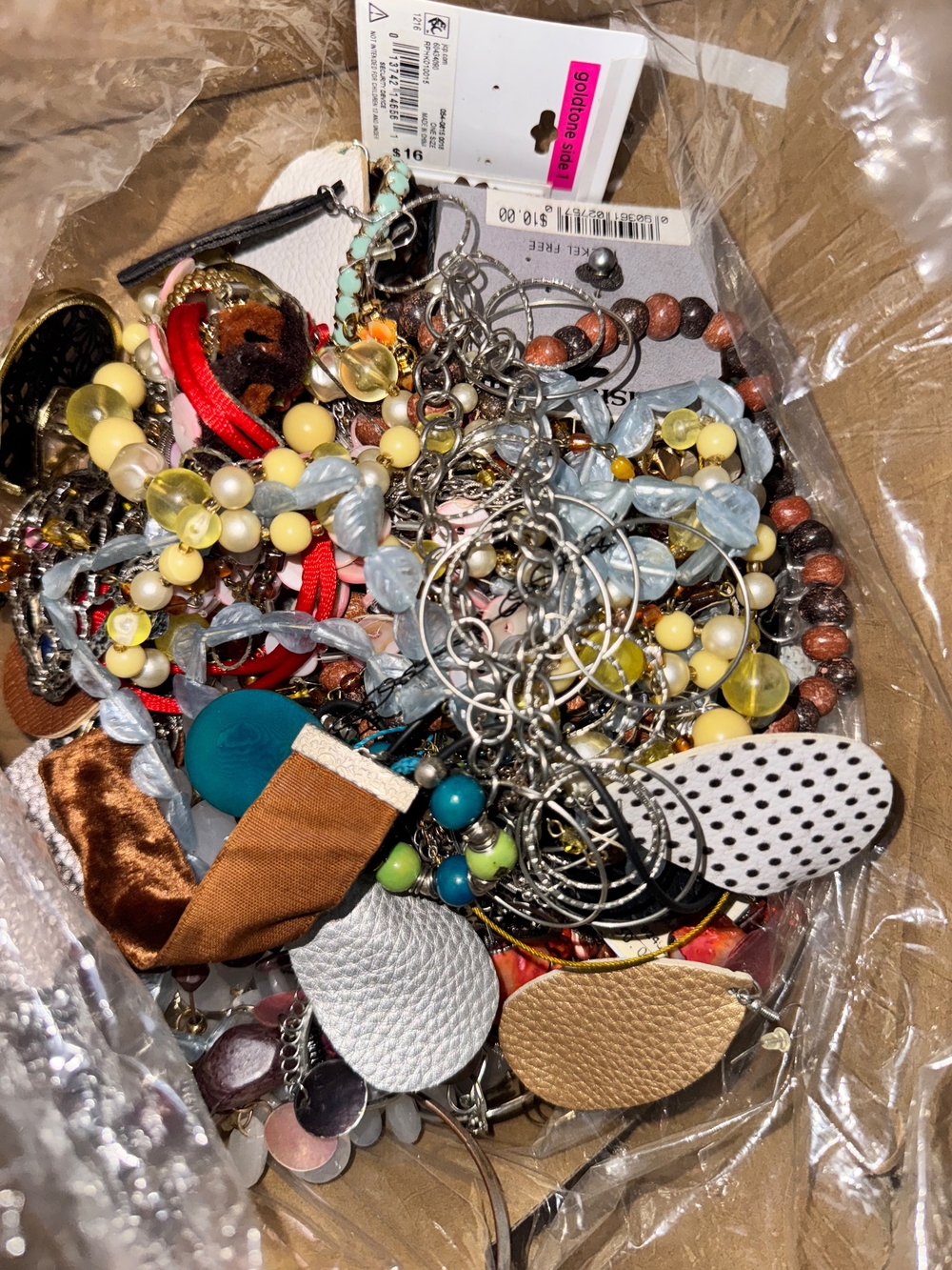 Assorted Jewelry Pieces - Necklaces, Bracelets, Earrings, Beads 
3 LB mixed jewe